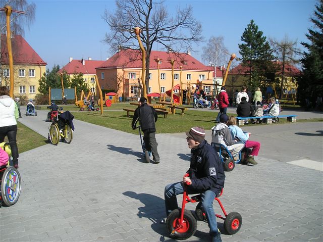 hrátky na zahradě