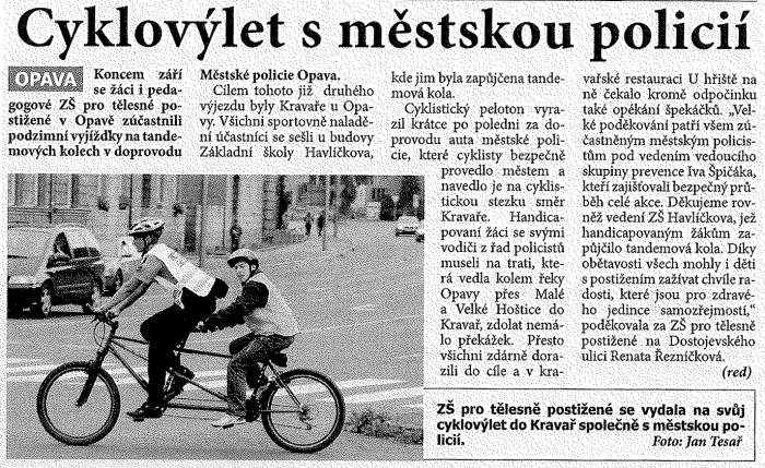 novinový článek o výletu na tandemech